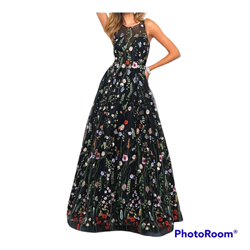 NWOT Embroidered Fit and Flare Maxi Dress, Size 6